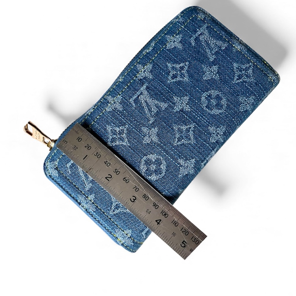 Gorgeous LV Monogram Denim Zippy elongated Wallet in Blue with multi compartment - Picture 8 of 9